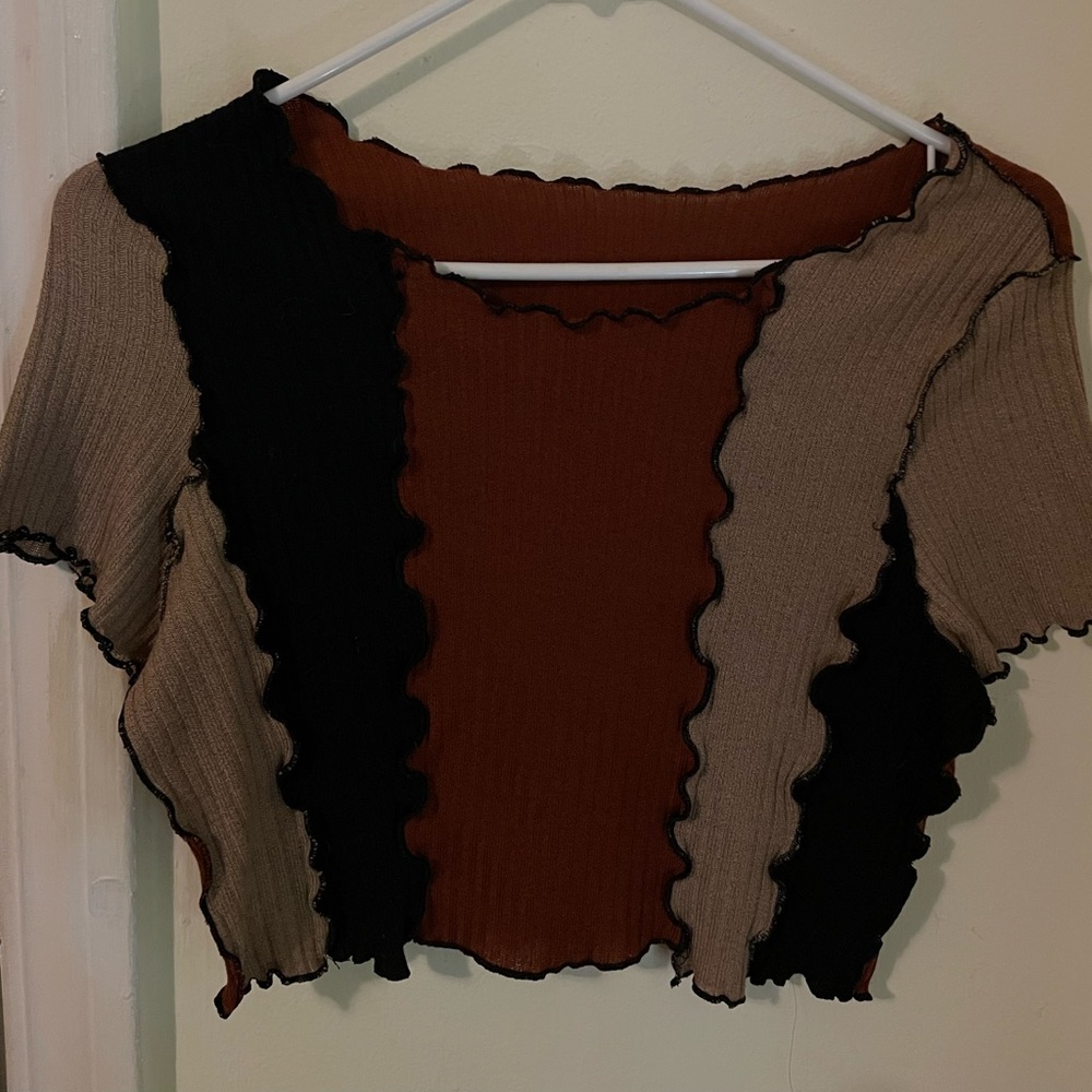 Crop top (size L) (color: brown, light brown and black)